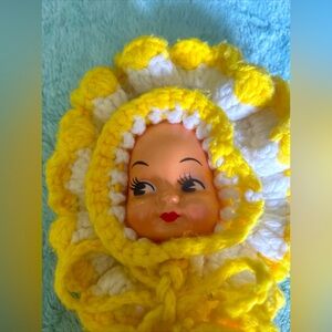 vintage hangable crochet plastic doll head‎ pot holder.